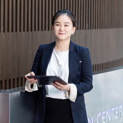 Hyun Joo Lee